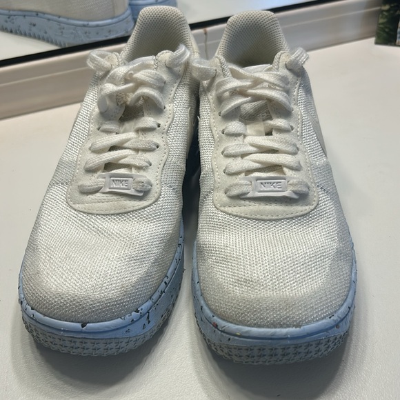 Women’s Nike Shoes - Picture 2 of 6